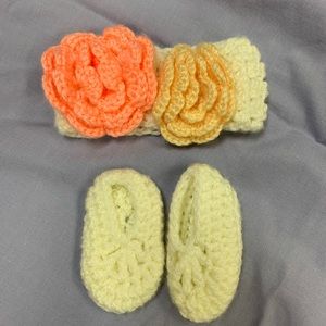 Newborn headband with booties NWOT
